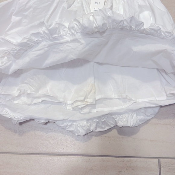 Abercrombie and Fitch white mini bubble skort size XS - Picture 3 of 3